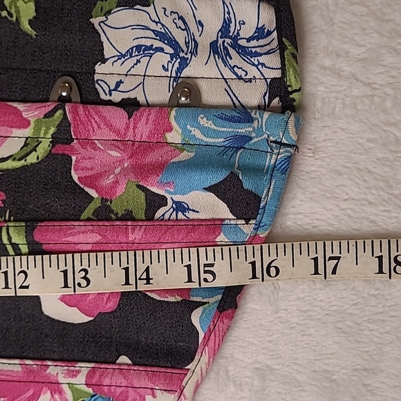 Bustier, with boning, size can be altered with tie ribbon - Picture 8 of 9